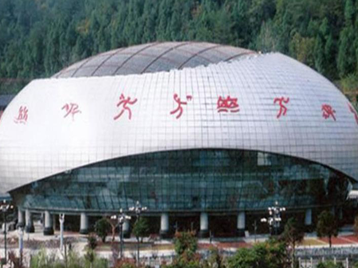 阜新体育中心球形网架加工安装