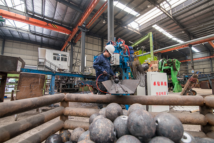 阜新网架配件-螺栓球加工车间